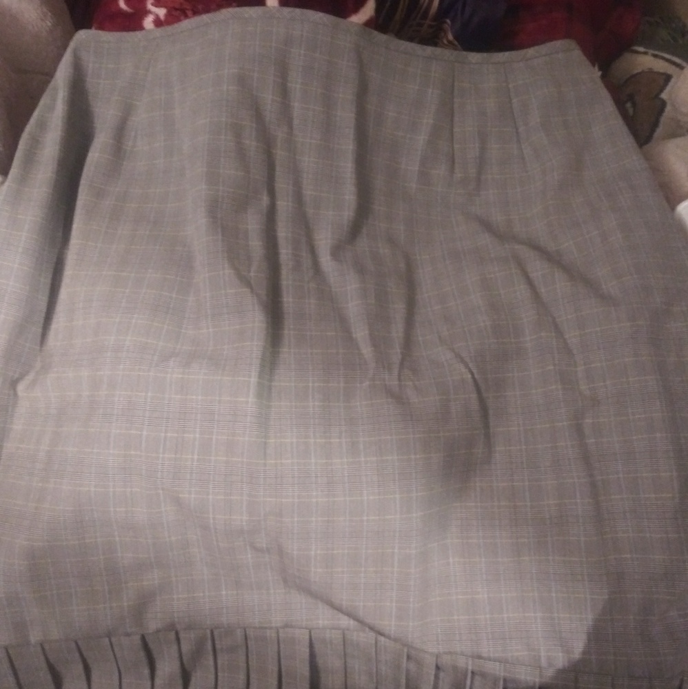 Grey skirt